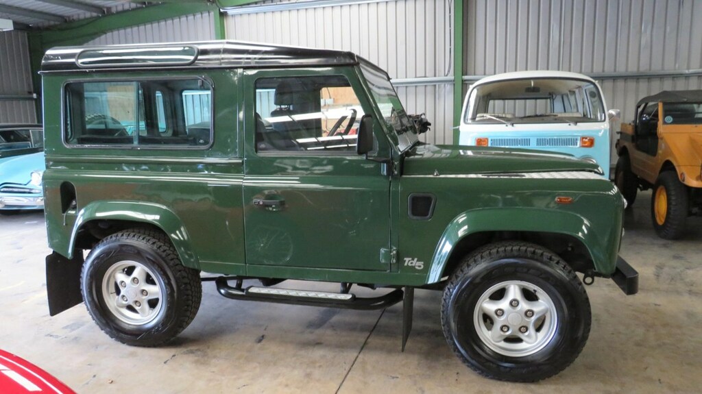 Compare Land Rover Defender Hard-top Td5 W299SSX Green
