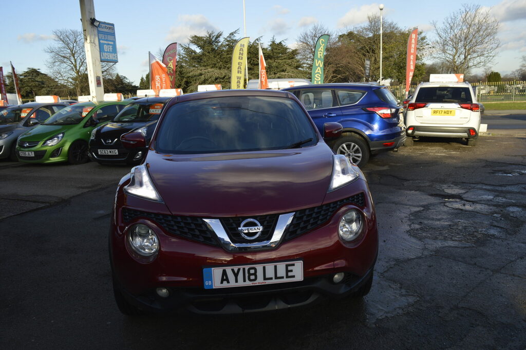 Compare Nissan Juke 1.6 N-connecta Xtronic 2018 One Owner Sat AY18LLE Red