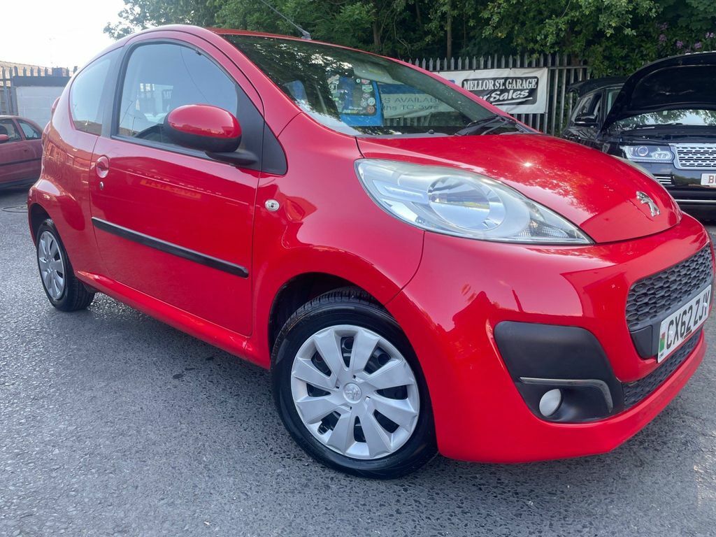 Compare Peugeot 107 1.0 12V Active Euro 5 CX62ZJY Red