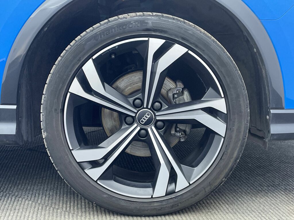 Compare Audi Q3 1.5 Tfsi Cod 35 Edition 1 S Tronic Euro 6 Ss SB70NHM Blue