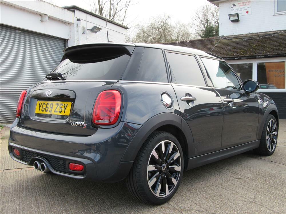 Compare Mini Hatch 2.0 Cooper S Exclusive Comfort Pack YG69ZSY Grey