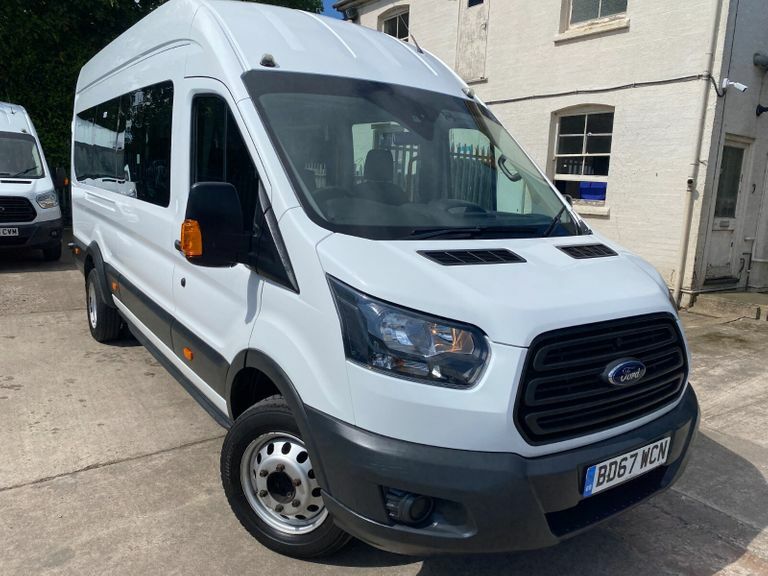 Compare Ford Transit Custom 2.2 Tdci 125Ps 460 L4 H3 17 Seater BD67WCN White