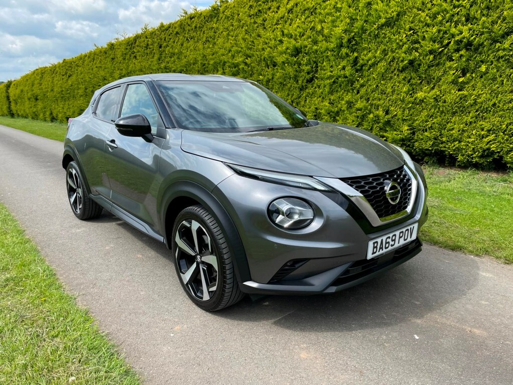 Compare Nissan Juke Juke Tekna Dig-t BA69POV Grey