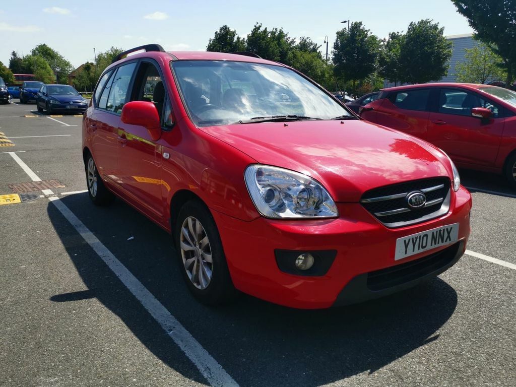 Compare Kia Carens 2.0 Gs YY10NNX Red