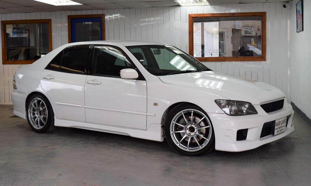 Compare Toyota Altezza Sports 2.0 Rs200 Jdm Import Beams - Lovely Example  White