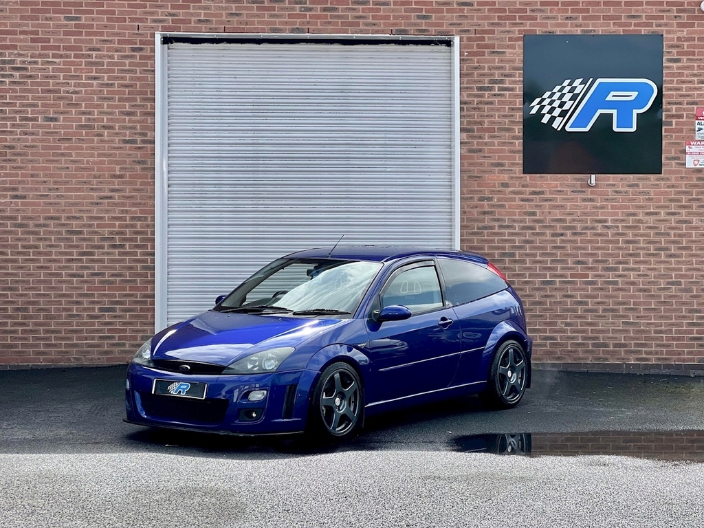 Compare Ford Focus Focus Rs YFZ5834 Blue