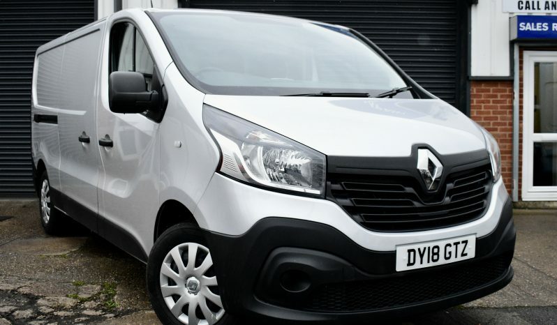 Compare Renault Trafic Ll29 Business Dci Euro DY18GTZ Silver