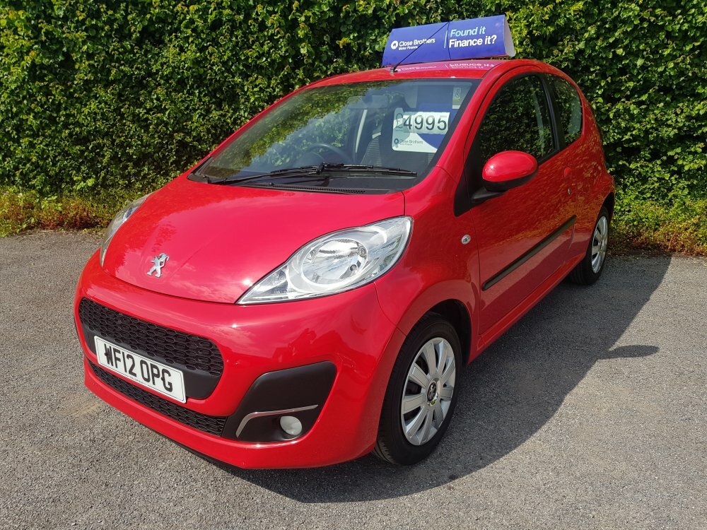 Compare Peugeot 107 107 Active WF12OPG Red