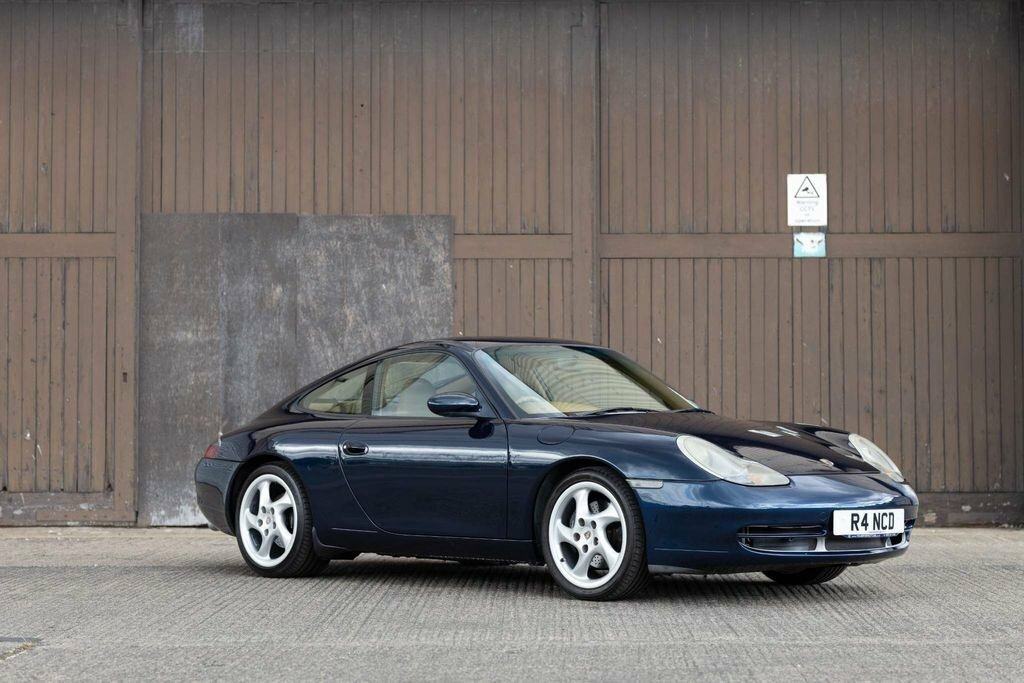 Compare Porsche 911 Coupe R4NCD Blue